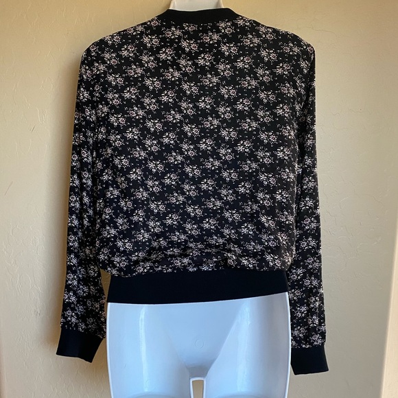 🛍Flower print Bomber Jacket🛍 - Picture 3 of 6